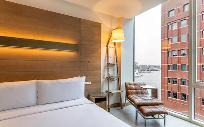 The Envoy Hotel, Autograph Collection