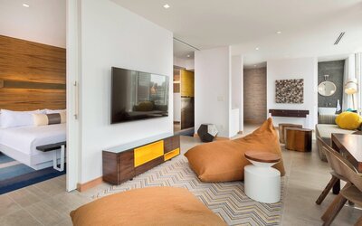 The Envoy Hotel, Autograph Collection