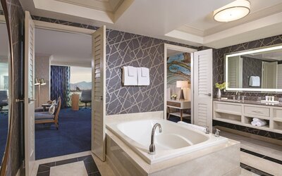 Mandalay Bay Resort And Casino
