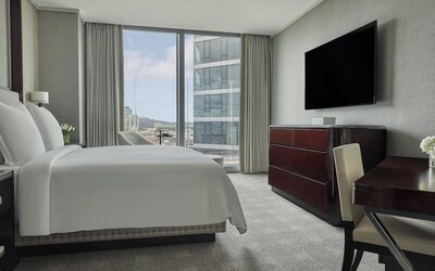 Four Seasons Hotel One Dalton Street, Boston