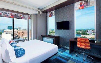 Aloft by Marriott Boston Seaport District