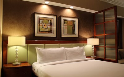 Luxury Suites International At The Signature