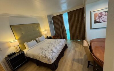 Luxury Suites International At The Signature