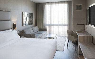 AC Hotel by Marriott Boston Cleveland Circle