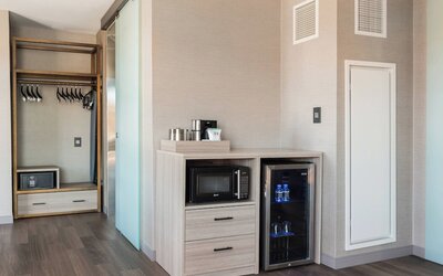 AC Hotel by Marriott Boston Cleveland Circle