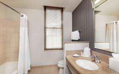 Courtyard by Marriott Boston Copley Square