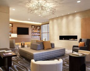 DoubleTree Suites by Hilton Hotel Boston - Cambridge
