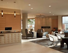 DoubleTree Suites by Hilton Hotel Boston - Cambridge