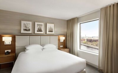 DoubleTree Suites by Hilton Hotel Boston - Cambridge