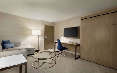 DoubleTree Suites by Hilton Hotel Boston - Cambridge