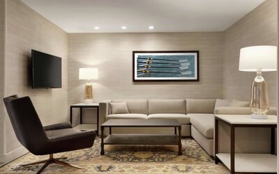 DoubleTree Suites by Hilton Hotel Boston - Cambridge