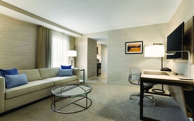 DoubleTree Suites by Hilton Hotel Boston - Cambridge