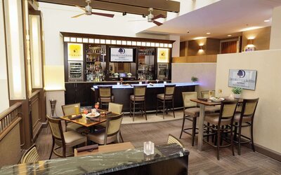DoubleTree Suites by Hilton Hotel Boston - Cambridge
