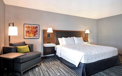 Hampton Inn & Suites Las Vegas Convention Center - No Resort Fee