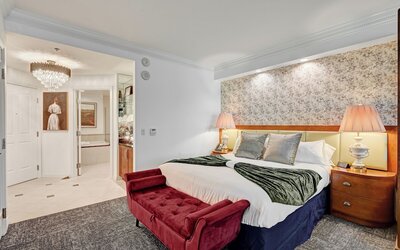 Vintage Lair at Signature