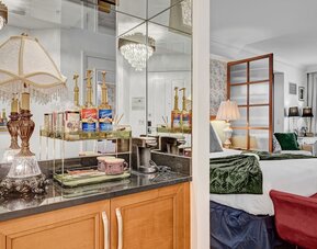 Vintage Lair at Signature