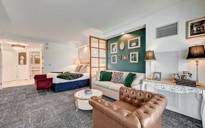 Vintage Lair at Signature