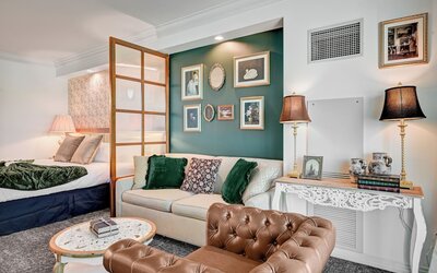 Vintage Lair at Signature