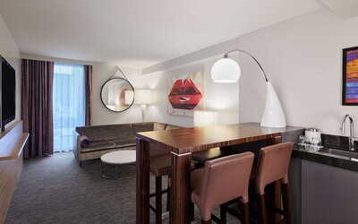 The LINQ Hotel & Casino – A Caesars Rewards Destination