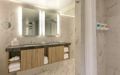 The LINQ Hotel & Casino – A Caesars Rewards Destination