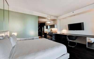 Palms Place - Strip View - High floor
