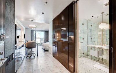 Palms Place - Strip View - High floor