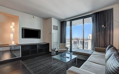 Palms Place - Strip View - High floor