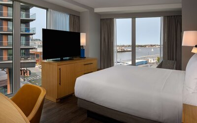 Hyatt Place Boston/Seaport District