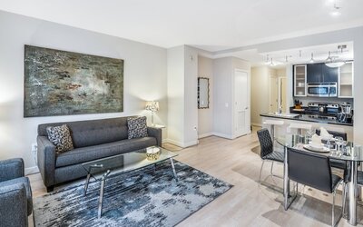 Global Luxury Suites at The White House