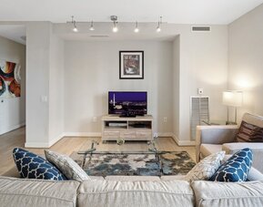 Global Luxury Suites at The White House