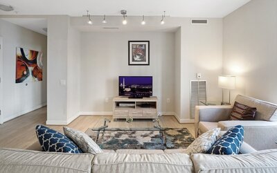 Global Luxury Suites at The White House