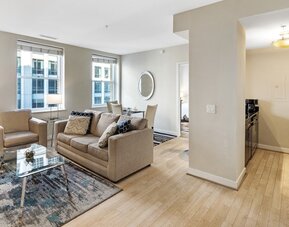 Global Luxury Suites at The White House
