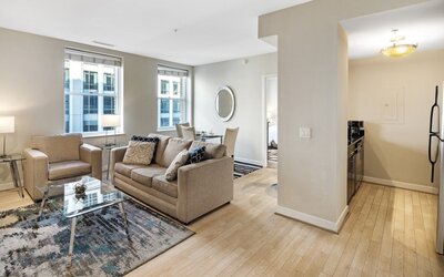 Global Luxury Suites at The White House