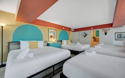 Stay Together Suites | Center Strip PH