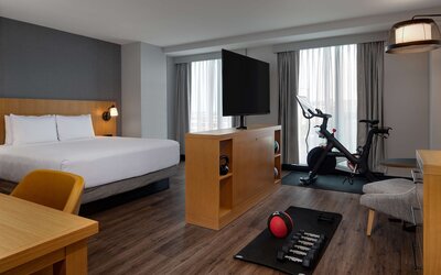 Hyatt Place Boston/Seaport District