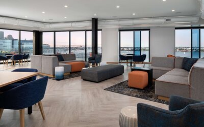 Hyatt Place Boston/Seaport District