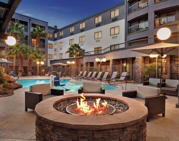 Courtyard By Marriott Las Vegas Stadium Area
