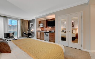 Studio 25 HIGH FLR MGM Signature Balcony