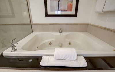 Studio 25 HIGH FLR MGM Signature Balcony