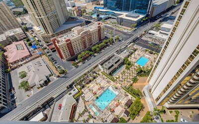 Studio 25 HIGH FLR MGM Signature Balcony