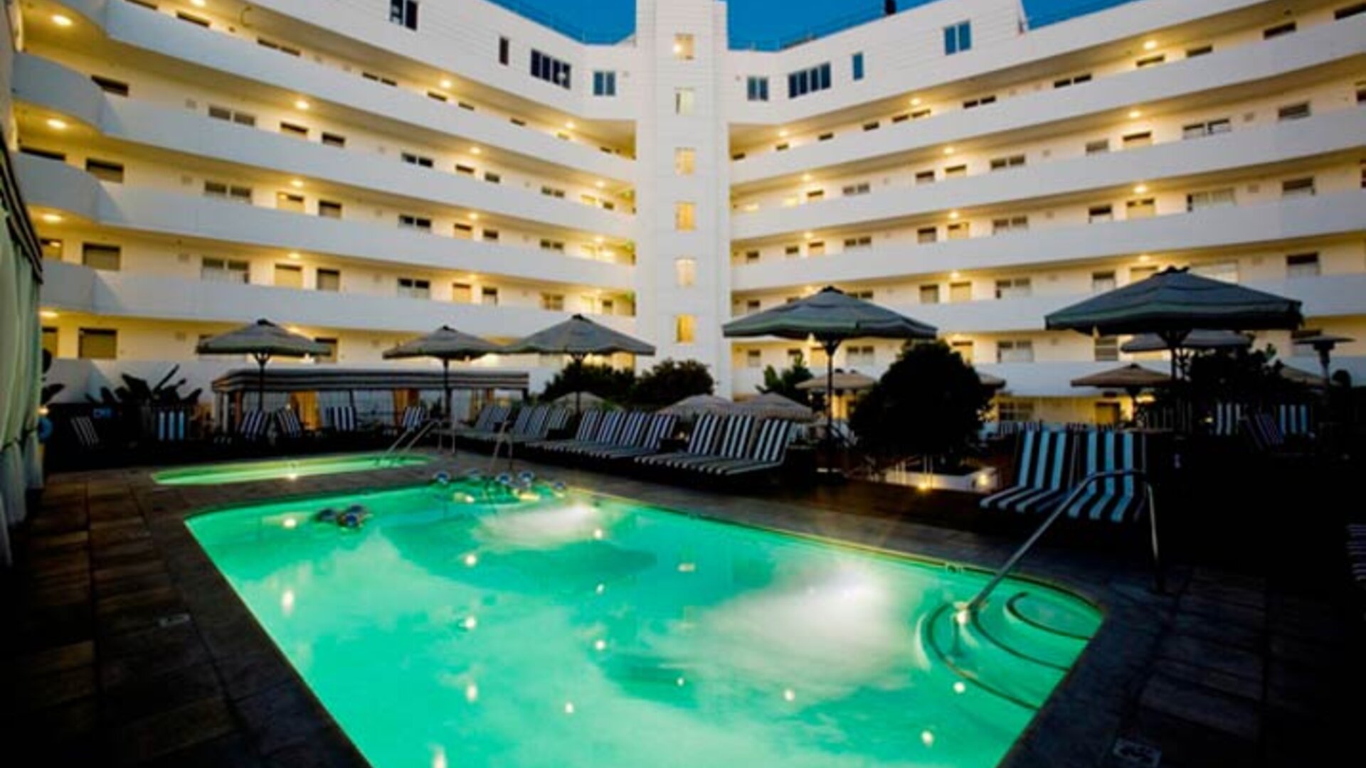 Hotel Shangri-la At The Ocean