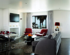 Hotel Shangri-la At The Ocean