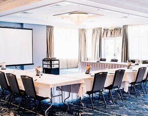 Salem Waterfront Hotel & Suites