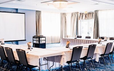 Salem Waterfront Hotel & Suites