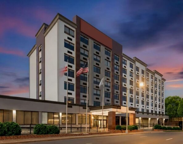 Holiday Inn Express And Suites Washington Dc Noma by IHG