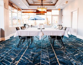 Salem Waterfront Hotel & Suites