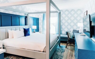 Salem Waterfront Hotel & Suites