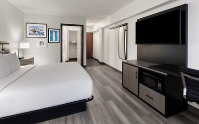 Holiday Inn Express And Suites Washington Dc Noma by IHG