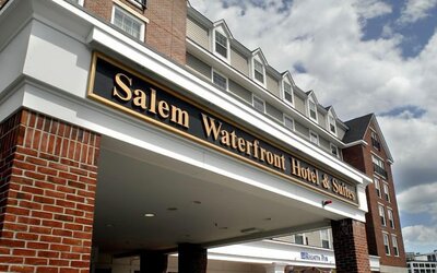 Salem Waterfront Hotel & Suites