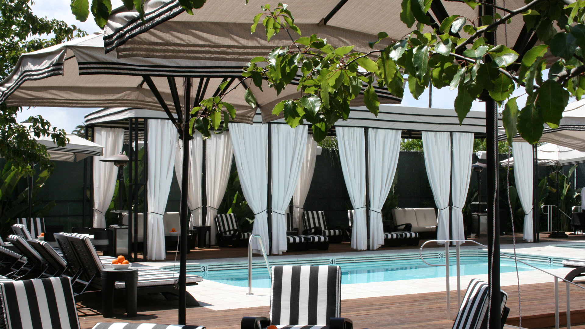 Hotel Shangri-la At The Ocean